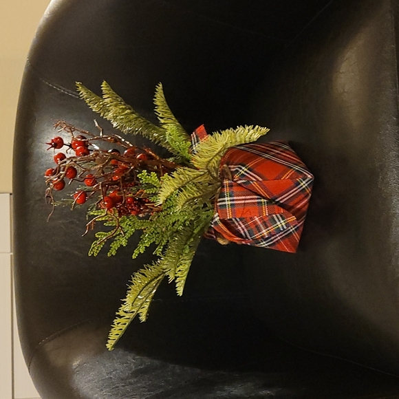 ❤Beautiful Christmas Centerpeice/Accent❤ - Picture 6 of 8